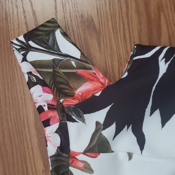 Boohoo Tropical Print Midi Dress - Picture 6 of 12